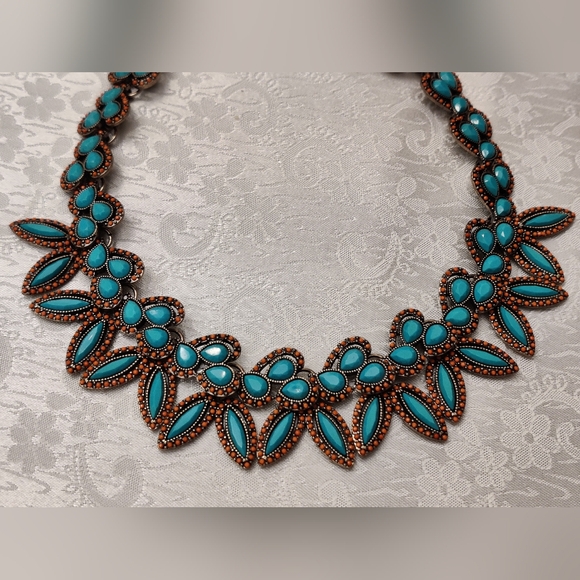 Stunning Turquoise and Coral Glass Statement Necklace Rare - Picture 12 of 15